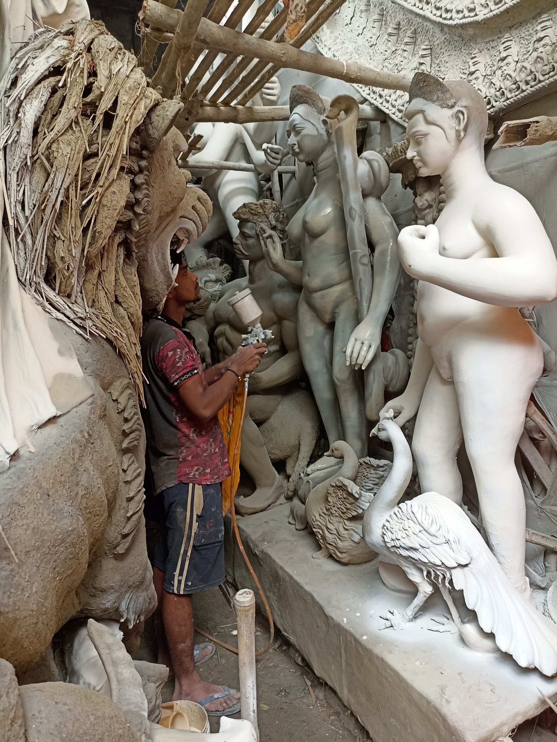 নির্মিয়মান দূর্গা মূর্তি, কুমারটুলি